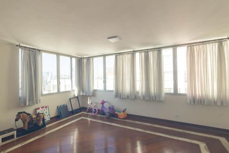 Apartamento à venda com 492m², 4 quartos e 2 vagas Apartamento à venda com 492m², 4 quartos e 2 vagasSala de Jantar