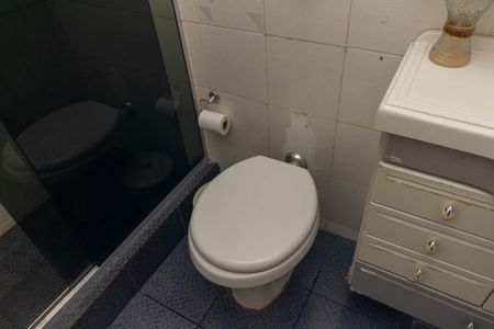 Apartamento à venda com 492m², 4 quartos e 2 vagas Apartamento à venda com 492m², 4 quartos e 2 vagasBanheiro da Suíte 2