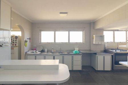 Apartamento à venda com 492m², 4 quartos e 2 vagas Apartamento à venda com 492m², 4 quartos e 2 vagasCozinha