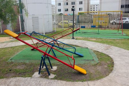 Casa de condomínio à venda com 40m², 2 quartos e 1 vaga Casa de condomínio à venda com 40m², 2 quartos e 1 vagaÁrea comum - Playground