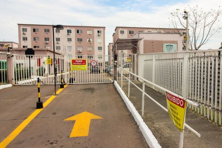 Casa de condomínio à venda com 40m², 2 quartos e 1 vaga Casa de condomínio à venda com 40m², 2 quartos e 1 vagaFachada e portaria