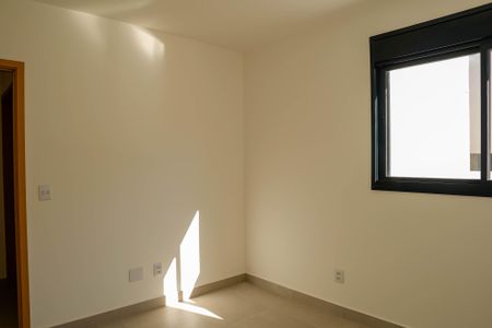 Casa de condomínio para alugar com 181m², 4 quartos e 2 vagasQuarto 2