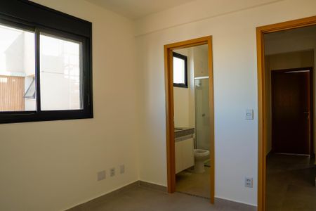 Casa de condomínio para alugar com 181m², 4 quartos e 2 vagasSuite 