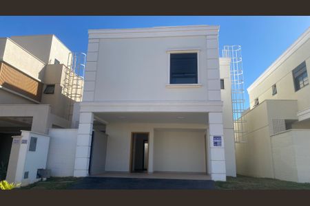 Casa de condomínio para alugar com 181m², 4 quartos e 2 vagasFachada