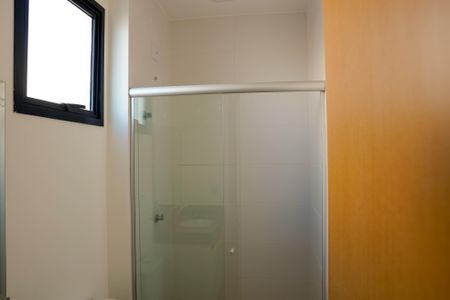 Casa de condomínio para alugar com 181m², 4 quartos e 2 vagasBanheiro/Suite