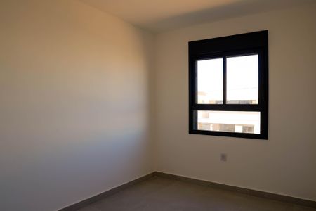 Casa de condomínio para alugar com 181m², 4 quartos e 2 vagasQuarto 1