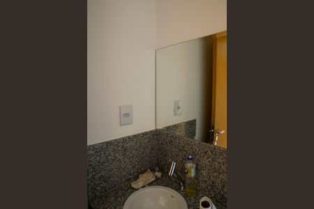 Casa de condomínio para alugar com 181m², 4 quartos e 2 vagasLavabo