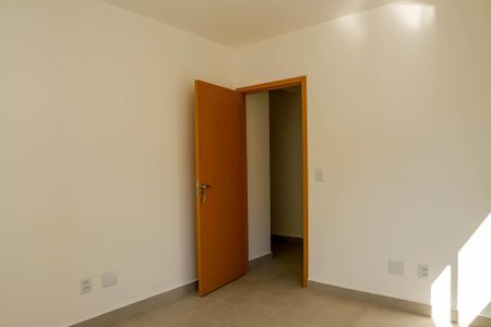 Casa de condomínio para alugar com 181m², 4 quartos e 2 vagasQuarto 2