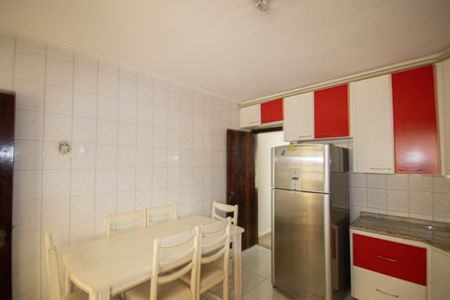 Casa à venda com 140m², 3 quartos e 2 vagasCozinha