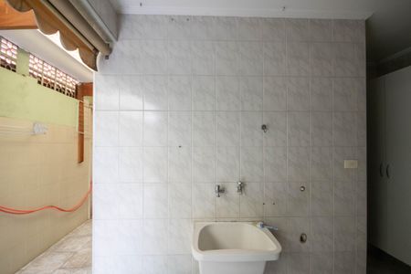 Casa à venda com 140m², 3 quartos e 2 vagasÁrea de Serviço