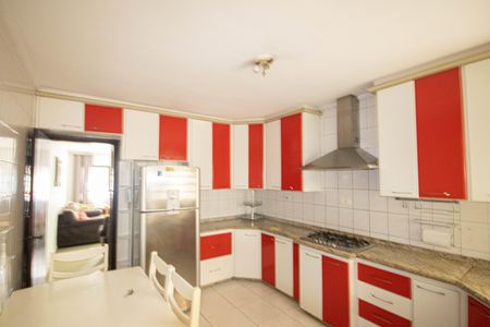 Casa à venda com 140m², 3 quartos e 2 vagasCozinha