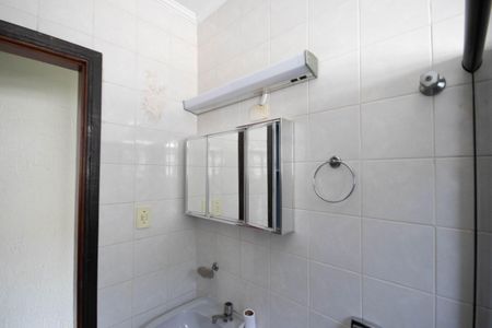 Casa à venda com 140m², 3 quartos e 2 vagasBanheiro
