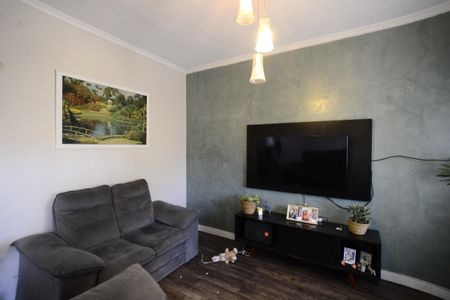 Casa à venda com 240m², 4 quartos e 1 vaga Casa à venda com 240m², 4 quartos e 1 vagaSala