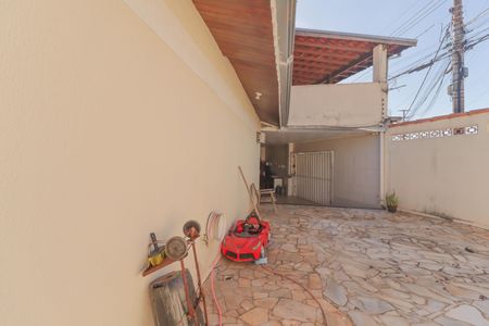 Casa para alugar com 350m², 4 quartos e 8 vagasQuintal