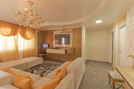 Casa para alugar com 350m², 4 quartos e 8 vagasSala