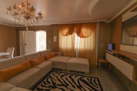 Casa para alugar com 350m², 4 quartos e 8 vagasSala