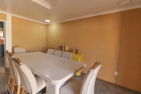 Casa para alugar com 350m², 4 quartos e 8 vagasSala