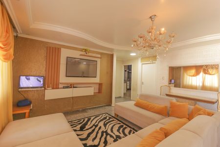 Casa para alugar com 350m², 4 quartos e 8 vagasSala