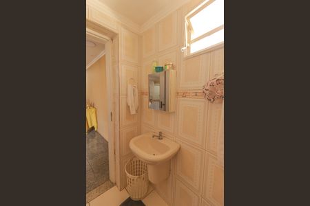 Casa para alugar com 350m², 4 quartos e 8 vagasBanheiro