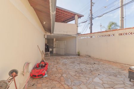 Casa para alugar com 350m², 4 quartos e 8 vagasQuintal