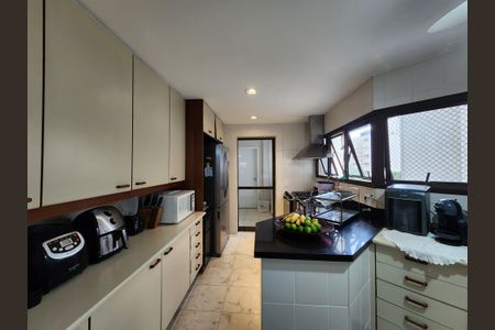 Apartamento à venda com 161m², 3 quartos e 2 vagasCozinha