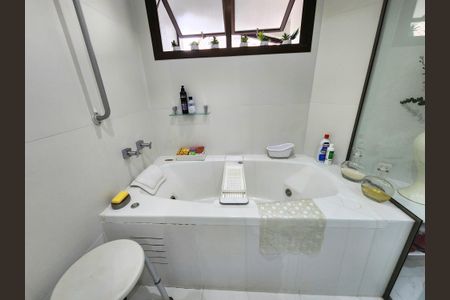 Apartamento à venda com 161m², 3 quartos e 2 vagasBanheiro da Suíte 2