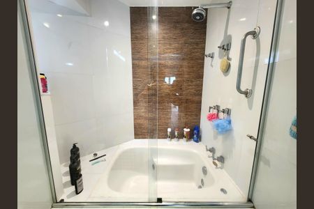 Apartamento à venda com 161m², 3 quartos e 2 vagasBanheiro da Suíte 1