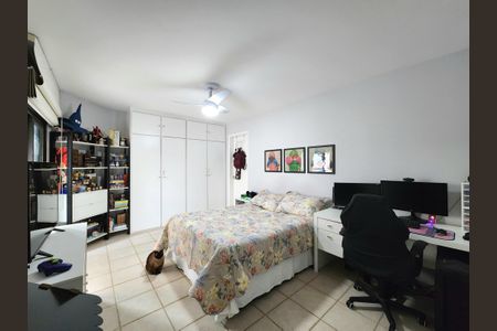 Apartamento à venda com 161m², 3 quartos e 2 vagasSuíte 1