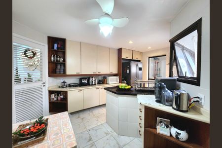 Apartamento à venda com 161m², 3 quartos e 2 vagasCozinha