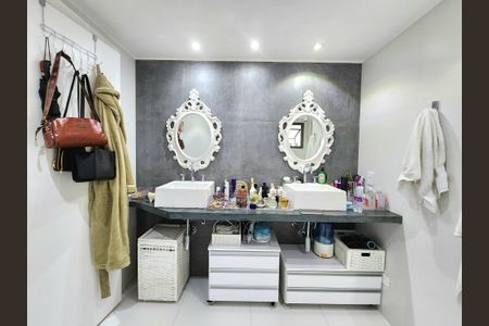 Apartamento à venda com 161m², 3 quartos e 2 vagasBanheiro da Suíte 2