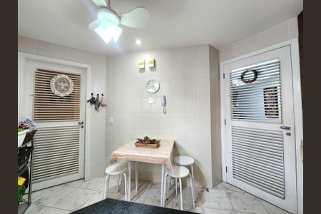 Apartamento à venda com 161m², 3 quartos e 2 vagasCozinha