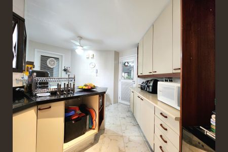 Apartamento à venda com 161m², 3 quartos e 2 vagasCozinha