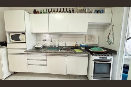 Apartamento à venda com 74m², 2 quartos e 2 vagas Apartamento à venda com 74m², 2 quartos e 2 vagasCozinha