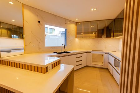 Casa à venda com 150m², 2 quartos e 4 vagas Casa à venda com 150m², 2 quartos e 4 vagasCozinha