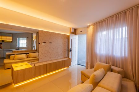 Casa à venda com 150m², 2 quartos e 4 vagas Casa à venda com 150m², 2 quartos e 4 vagasSala