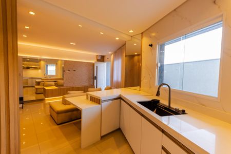 Casa à venda com 150m², 2 quartos e 4 vagas Casa à venda com 150m², 2 quartos e 4 vagasCozinha