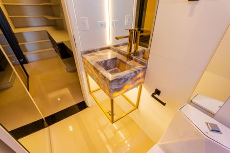 Casa à venda com 150m², 2 quartos e 4 vagas Casa à venda com 150m², 2 quartos e 4 vagasBanheiro da Suíte 1