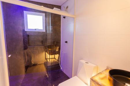 Casa à venda com 150m², 2 quartos e 4 vagas Casa à venda com 150m², 2 quartos e 4 vagasBanheiro da Suíte 1