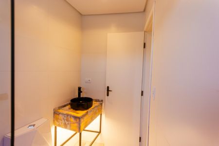 Casa à venda com 150m², 2 quartos e 4 vagas Casa à venda com 150m², 2 quartos e 4 vagasBanheiro da Suíte 2