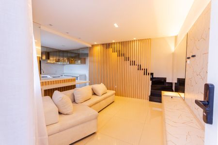 Casa à venda com 150m², 2 quartos e 4 vagas Casa à venda com 150m², 2 quartos e 4 vagasSala