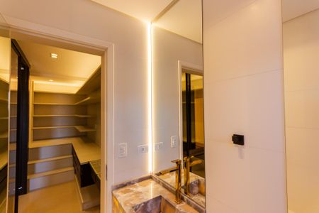 Casa à venda com 150m², 2 quartos e 4 vagas Casa à venda com 150m², 2 quartos e 4 vagasBanheiro da Suíte 1