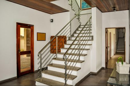 Apartamento à venda com 87m², 2 quartos e 1 vaga Apartamento à venda com 87m², 2 quartos e 1 vagaHall do predio