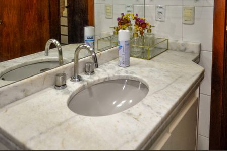 Apartamento à venda com 87m², 2 quartos e 1 vaga Apartamento à venda com 87m², 2 quartos e 1 vagaBanheiro