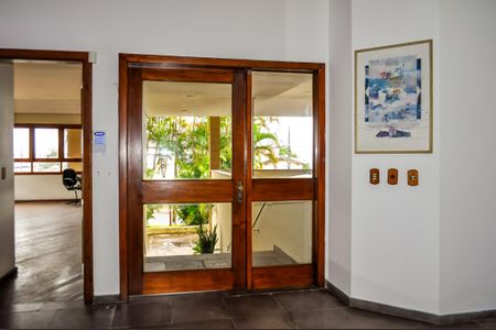 Apartamento à venda com 87m², 2 quartos e 1 vaga Apartamento à venda com 87m², 2 quartos e 1 vagaEntrada do prédio