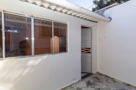Casa para alugar com 55m², 1 quarto e sem vagaÁrea de Serviço