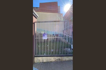 Casa à venda com 145m², 3 quartos e 1 vaga Casa à venda com 145m², 3 quartos e 1 vagaFachada + placa