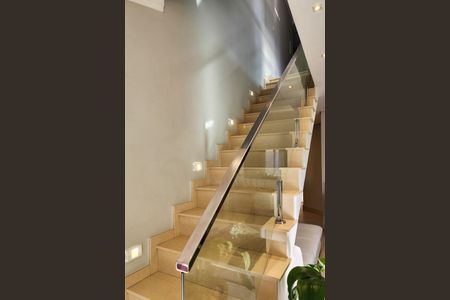 Apartamento à venda com 156m², 3 quartos e 2 vagasEscada