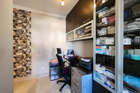 Apartamento à venda com 156m², 3 quartos e 2 vagasEscritório