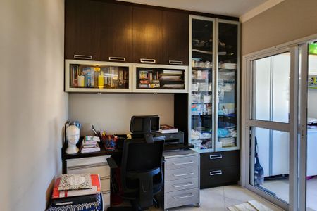 Apartamento à venda com 156m², 3 quartos e 2 vagasEscritório