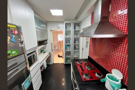 Apartamento à venda com 144m², 3 quartos e 2 vagasCozinha